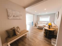 Charming Hyannis 3 Bed 2 Bath - Image 3
