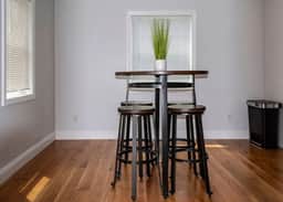 Queen Bed |Boston|RM 3 - Image 5