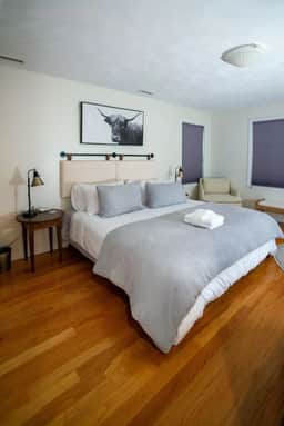 Spacious Coastal Townhome | Deck & Parking - Image 3