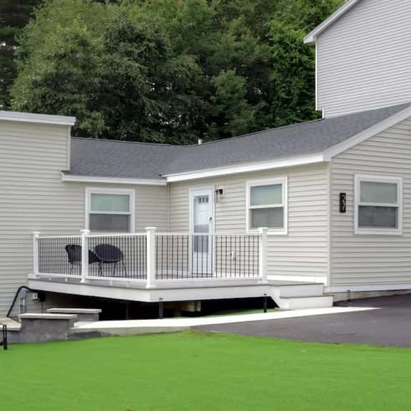 Lake Access 4 Bed 3 Bath HOT TUB - Image 1