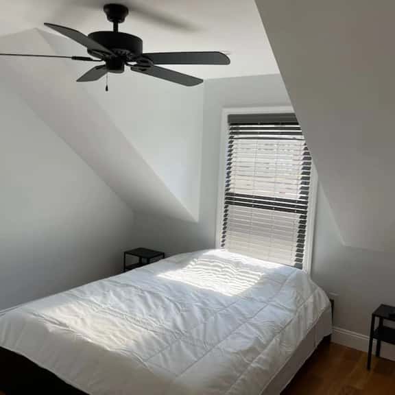 Queen Bed |Boston|RM 3 - Image 1