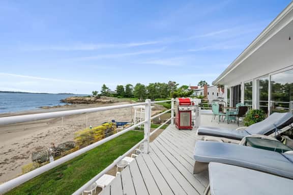 Coastal Charm: Lobster Château - Image 3