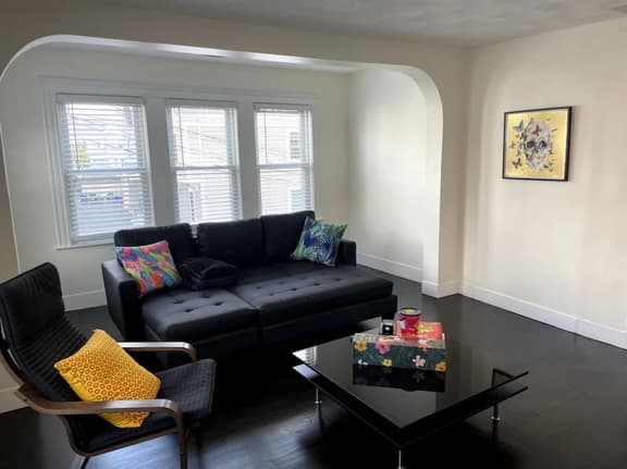 Modern Three Bedroom Condo - Near Boston - Image 1