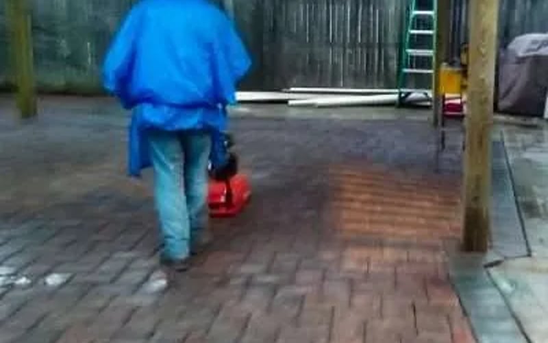 Working finishing patio - stone pavers