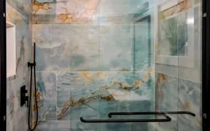 Marbled bath
